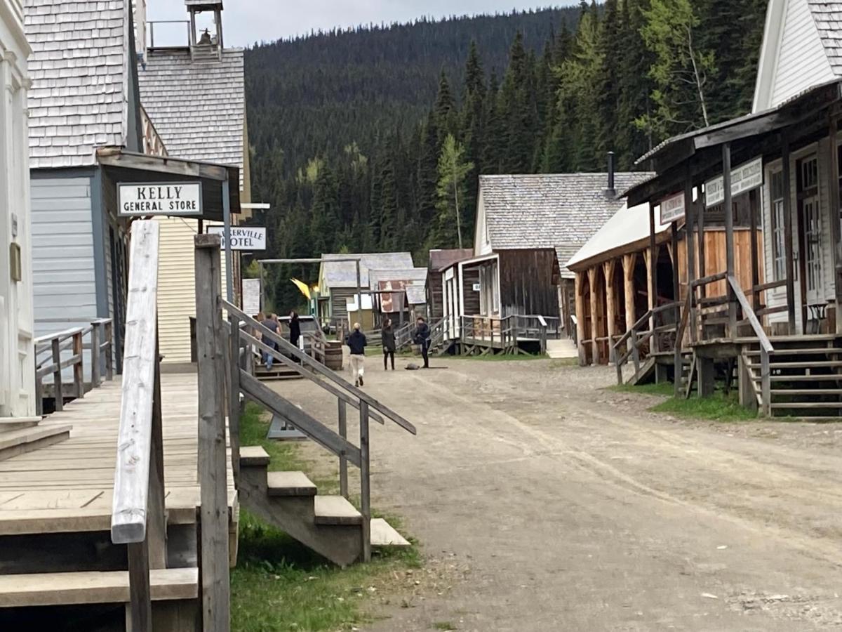 St. George Hotel Barkerville Экстерьер фото