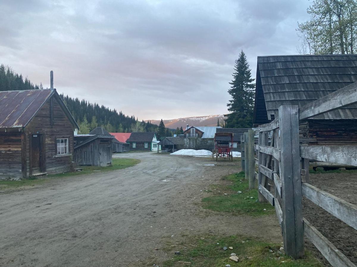 St. George Hotel Barkerville Экстерьер фото